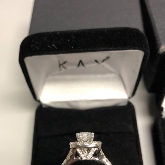 Neil Lane Diamond Set 2-1/6 ct ring 3/8 ct… - Picture 2 of 11